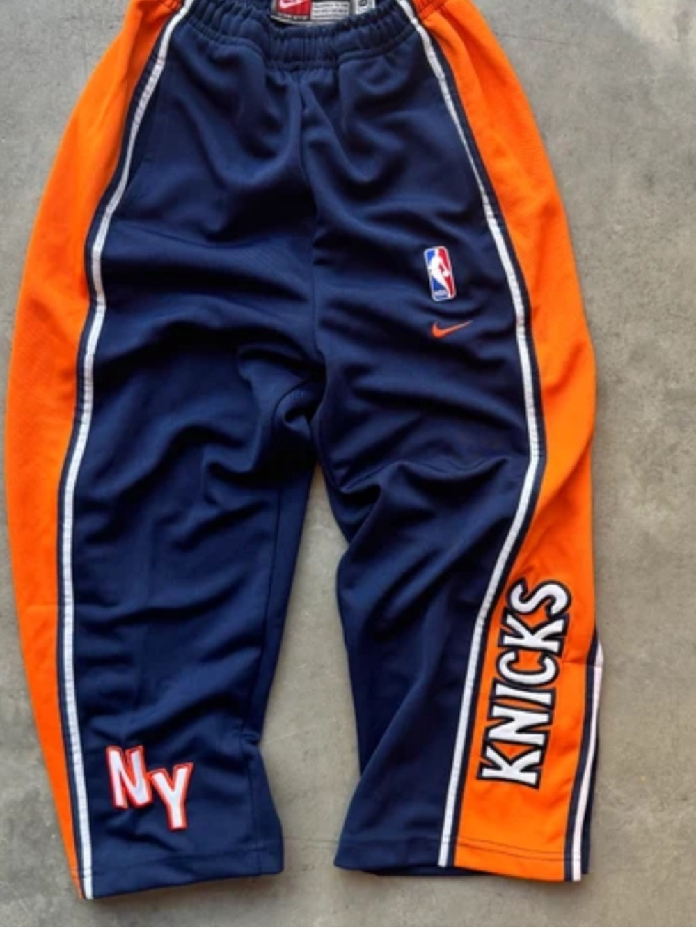 2002 Vintage Nike Embroidered XXL  New York Knicks Sweatpants